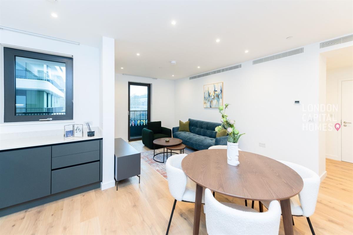 2 bed property in Sutherland Apartments, Alba Square, London